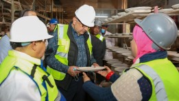 جانب من زيارة إلى الشركة العامة لمنتجات الخزف والصيني "شيني"