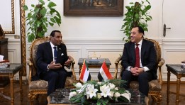 رئيس الوزراء خلال لقائه رئيس مجلس الوزراء الانتقالي لجمهورية السودان