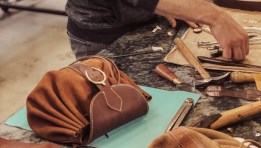 صناعة الجلود 