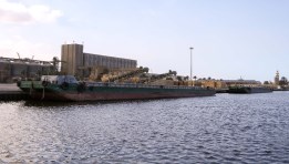 ميناء دمياط