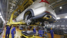 صناعة السيارات الكهربائية