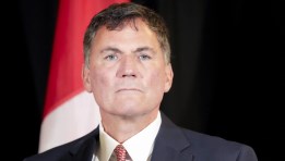 دومينيك لوبلان الوزير الكندي المسؤول عن التجارة مع أمريكا