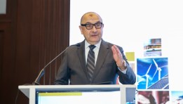 وزير قطاع الأعمال العام خلال الندوة