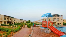 قرية أيلاند بيتش