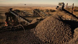 استخراج خام الحديد - صورة أرشيفية