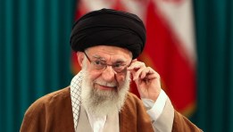 علي خامنئي المرشد الأعلي 