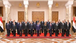 الرئيس عبدالفتاح السيسي مع المحافظين الجدد