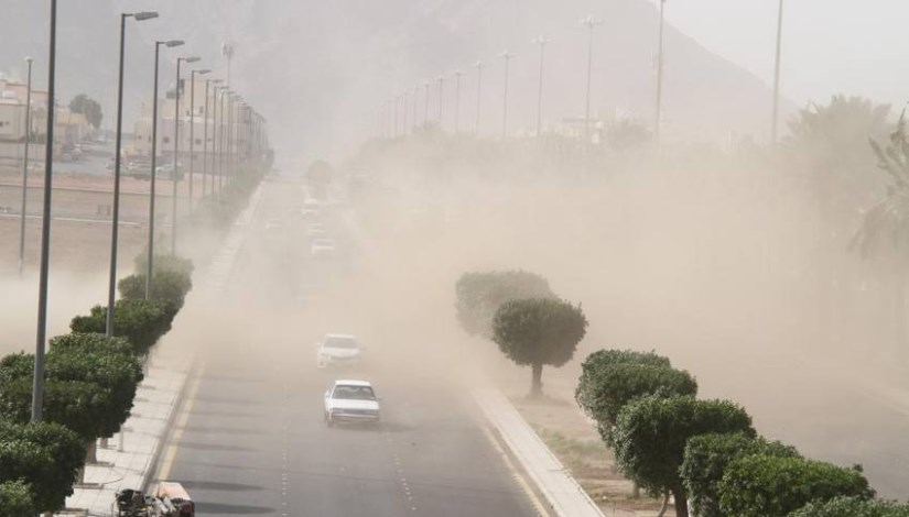 شبورة كثيفة ورياح نشطة