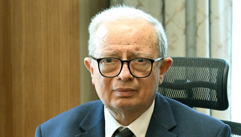 الدكتور حسين عيسى