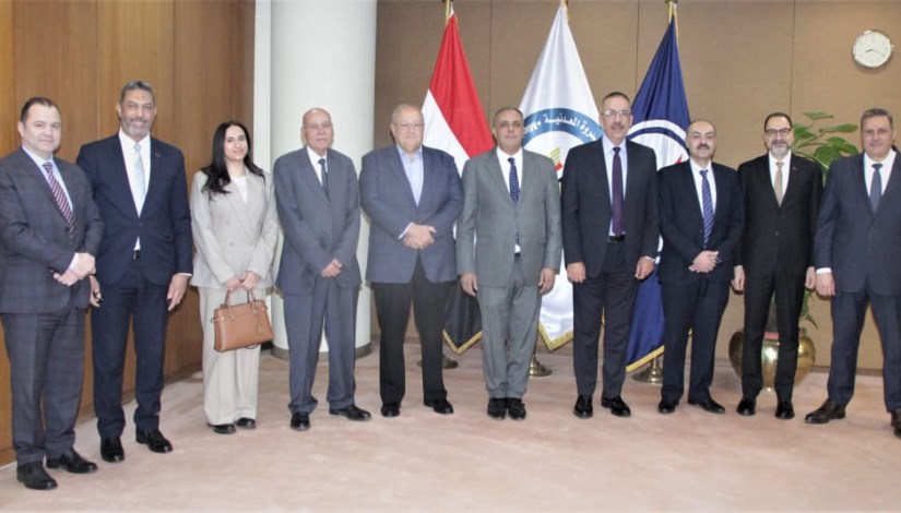 اعتماد الموازنات التخطيطية والخطة الخمسية  