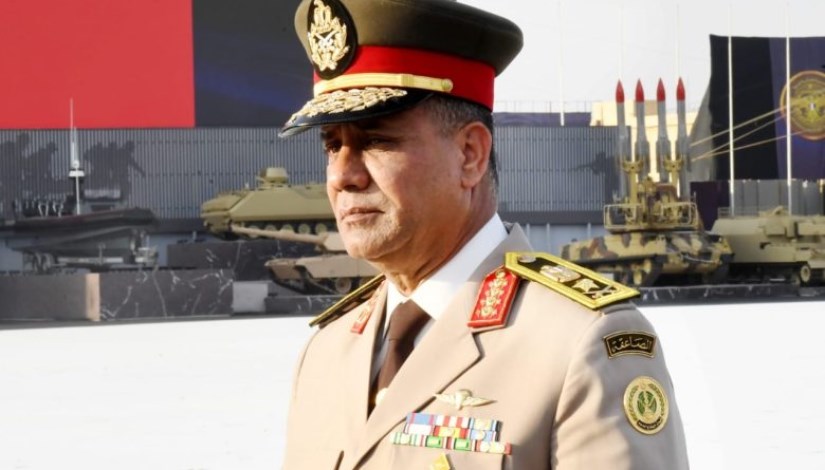 الفريق أشرف زاهر وزير الدفاع والإنتاج الحربي 