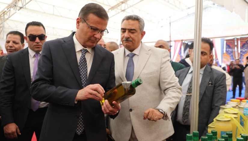 جانب من جولة وزير الزراعة