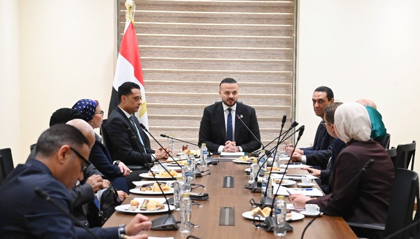  لجنة المشروعات المتوسطة والصغيرة 