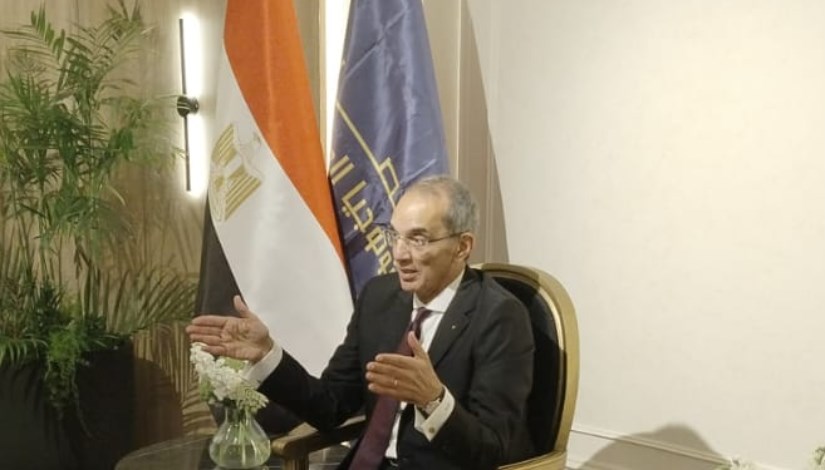 وزير الاتصالات وتكنولوجيا المعلومات خلال مؤتمر صحفي على هامش حفل إطلاق الاستراتيجية الجديدة للطيف الترددي