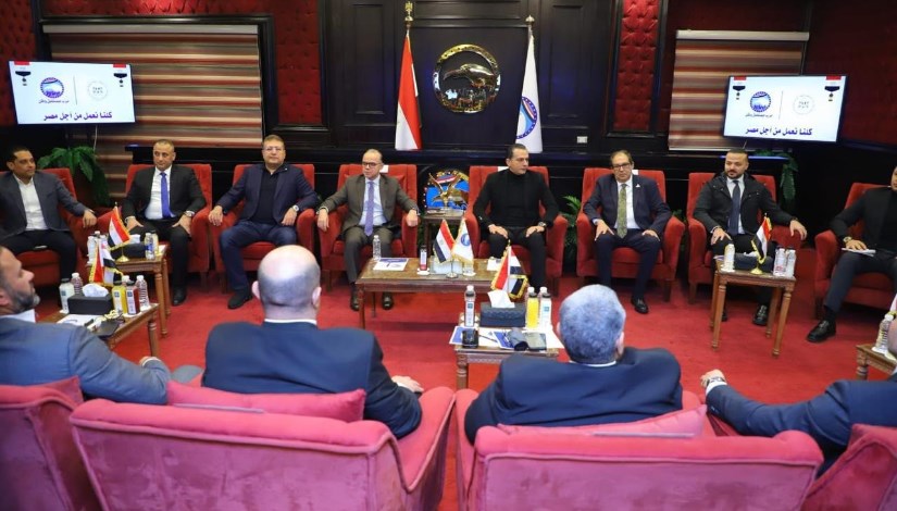 وزير الاستثمار خلال اللقاء