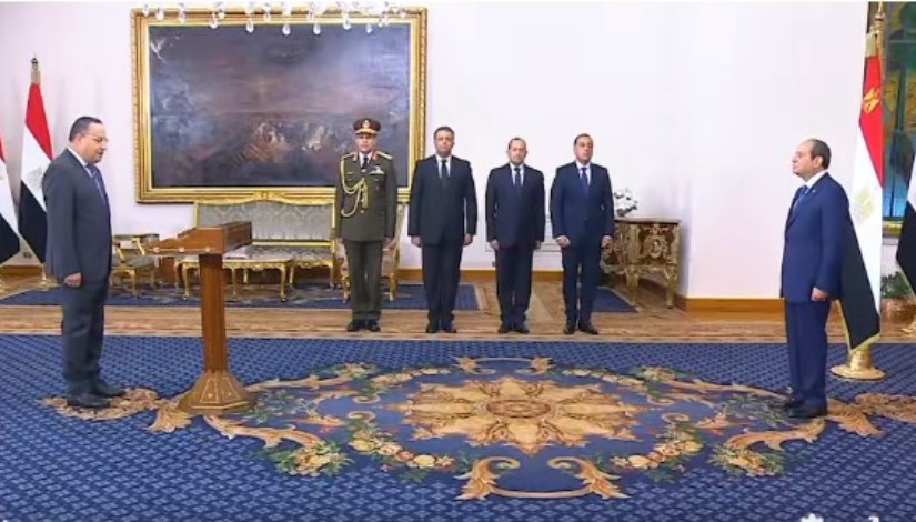 الدكتور عبد العزيز قنصوه - وزير التعليم العالي والبحث العلمي يؤدي اليمين الدستورية