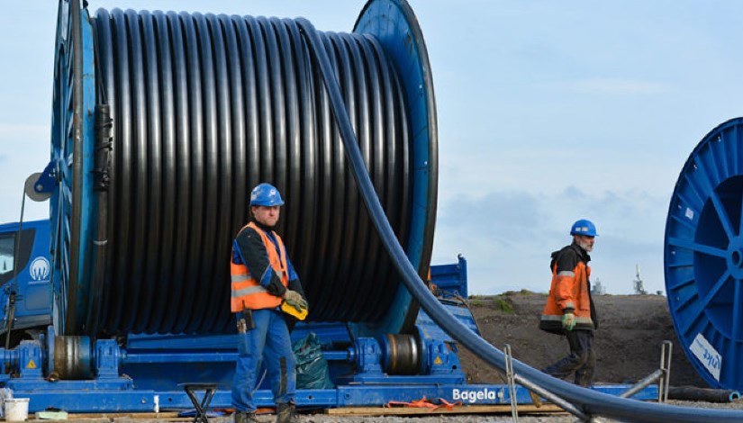 كابلات كهرباء