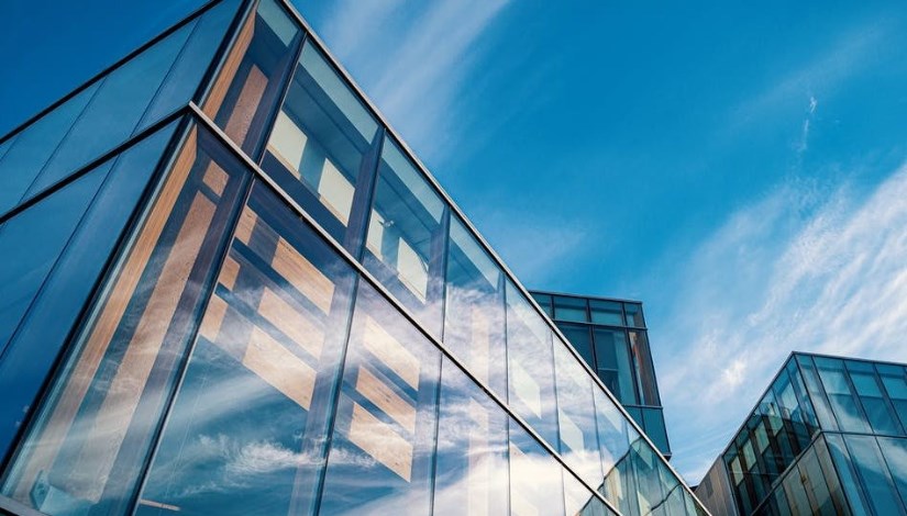 طلاء زجاجي منخفض الانبعاثات