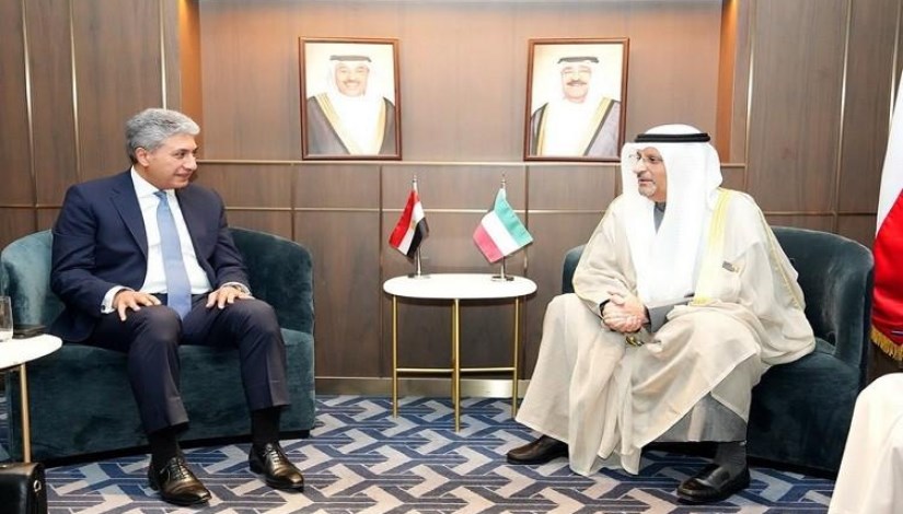 خلال بحث وزير السياحة والأثار مع وزير الدولة الكويتية 