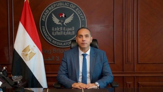 الدكتور إسلام عزام