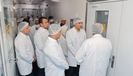 جانب من زيارة مصانع الأدوية