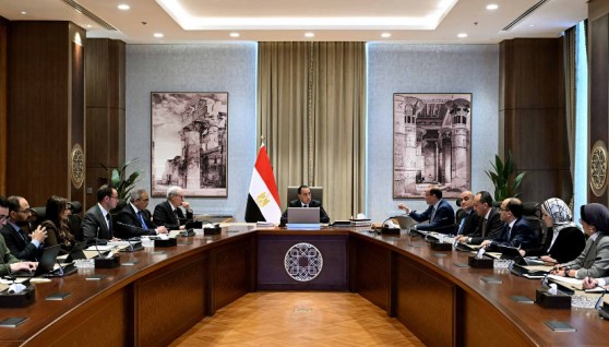 جانب من اجتماع رئيس الوزراء اليوم