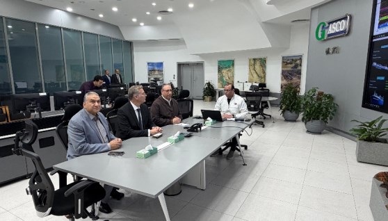 وزير البترول خلال تفقده مركز التحكم في الشبكة القومية للغازات الطبيعية “NATA”