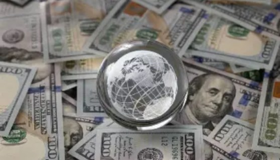 الدولار الامريكي 