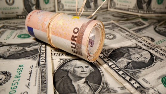 اليورو والدولار 