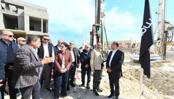 وزيرة الإسكان تتفقد المشروعات وأعمال التطوير بقرى مارينا