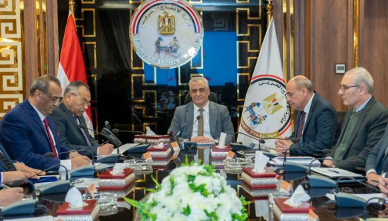 الدكتور مهندس صلاح سليمان جمبلاط وزير الدولة للإنتاج الحربي