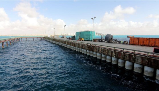 أحد موانئ العراق النفطية