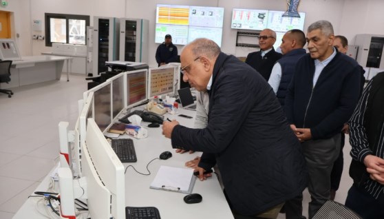 محمود عصمت وزير الكهرباء والطاقة المتجددة 