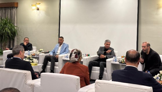 وزير السياحة والآثار 