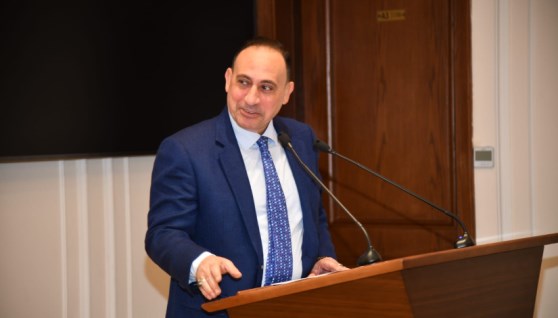 النائب محمد عبد الله زين 