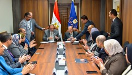 جانب من التوقيع