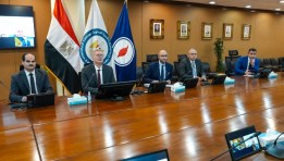 جانب من اجتماع وزير البترول