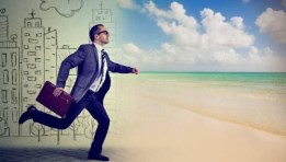 العمل في الإجازات الرسمية- تعبيرية 