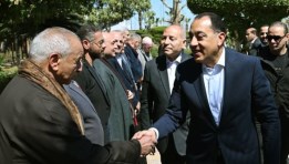  الدكتور مصطفى مدبولي، رئيس مجلس الوزراء مع اعضاء سوق العبور 