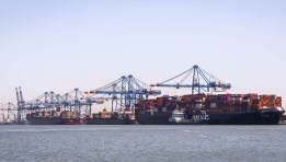 ميناء دمياط