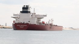 انتظام حركة الملاحة بقناة السويس