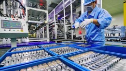 مصنع بطاريات الليثيوم 