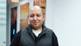 الكاتب الصحفي أحمد كامل