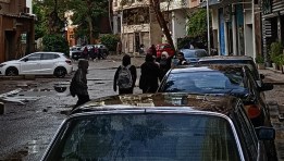 طلاب المدارس أثناء عودتهم إلى منازلهم بعد قرار تأجيل الدراسة 