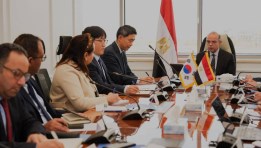 خلال الاجتماع