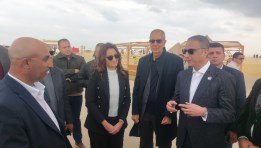 تسليم منصات بيع هدايا تذكارية في الأهرامات