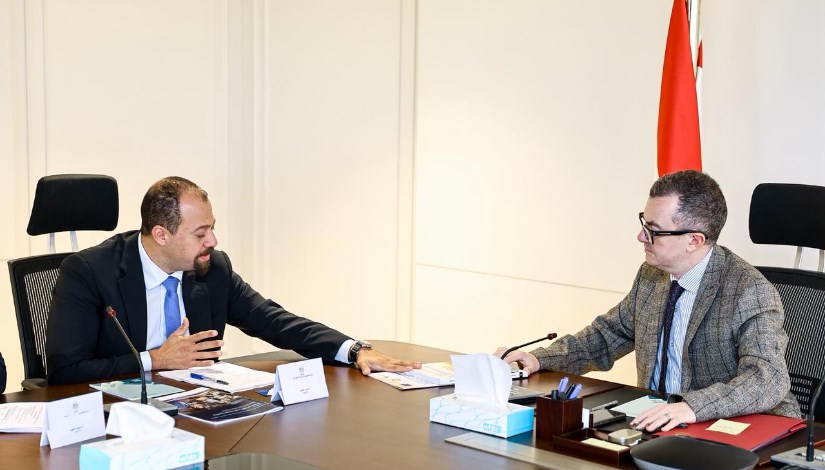 لقاء وزير التخطيط و عمرو سليمان