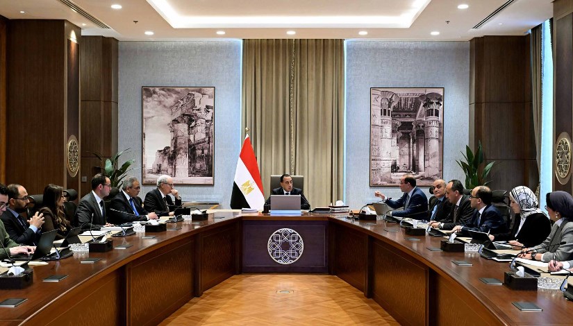 جانب من اجتماع رئيس الوزراء اليوم