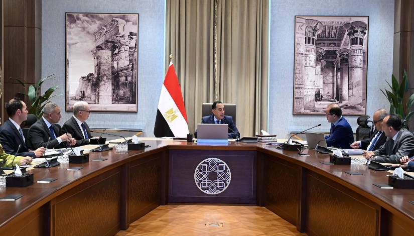 رئيس الوزراء خلال اللقاء 