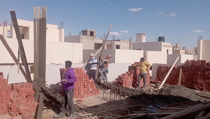 جانب من رصد مخالفات في البناء